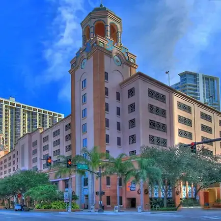 Elegant Studio Apartment In Downtown St Pete - Great Community Events! St. Petersburg Exterior photo