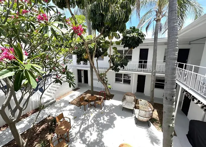 Elegant Studio Apartment In Downtown St Pete - Great Community Events!