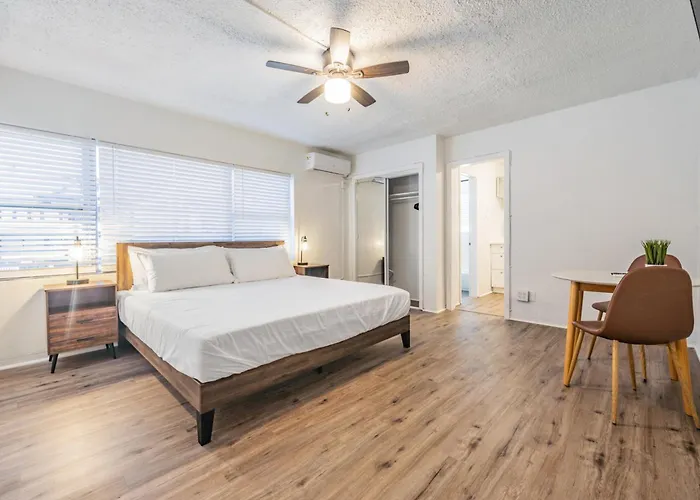 Elegant Studio Apartment In Downtown St Pete - Great Community Events!