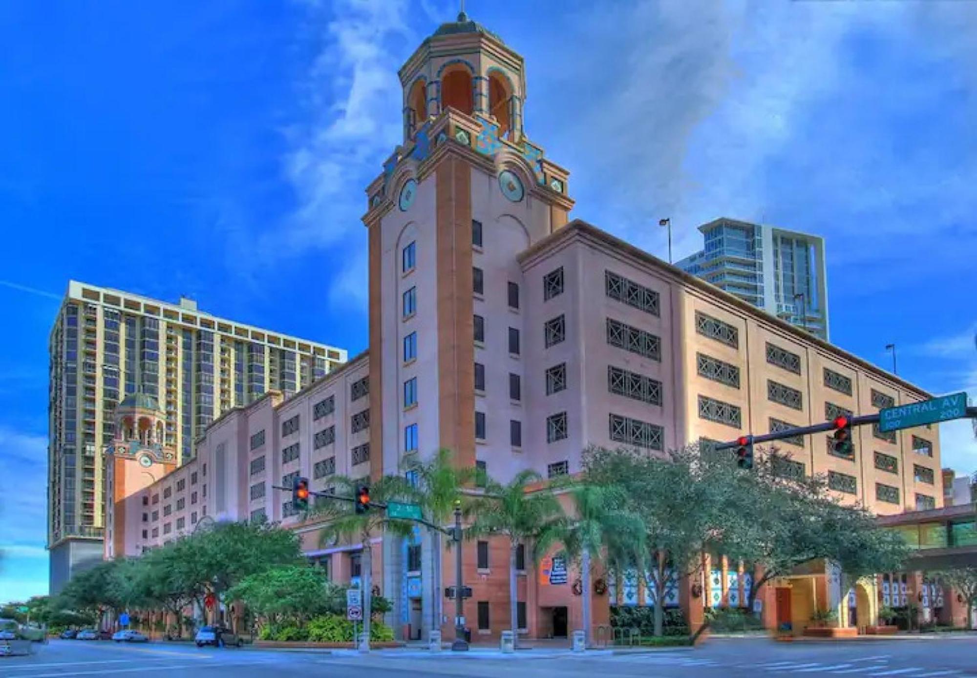 Elegant In Downtown St Pete - Great Community Events! * St. Petersburg