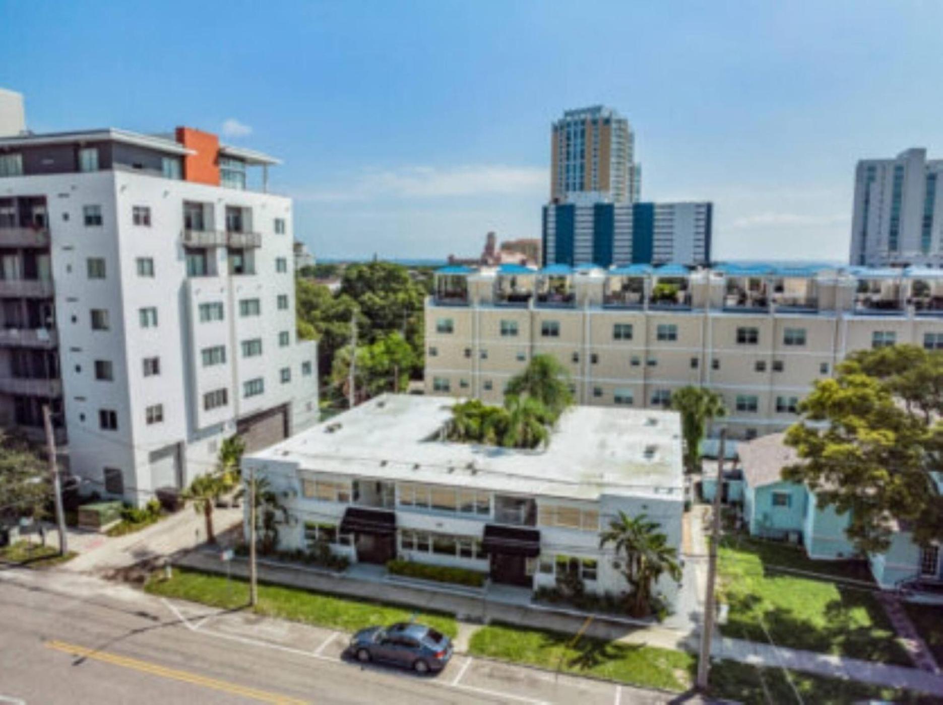 Elegant In Downtown St Pete - Great Community Events!